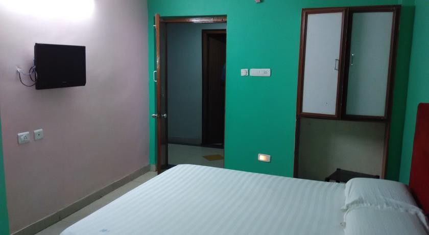 Sri Sai Teja Residency Hotel Srikalahasti Bagian luar foto