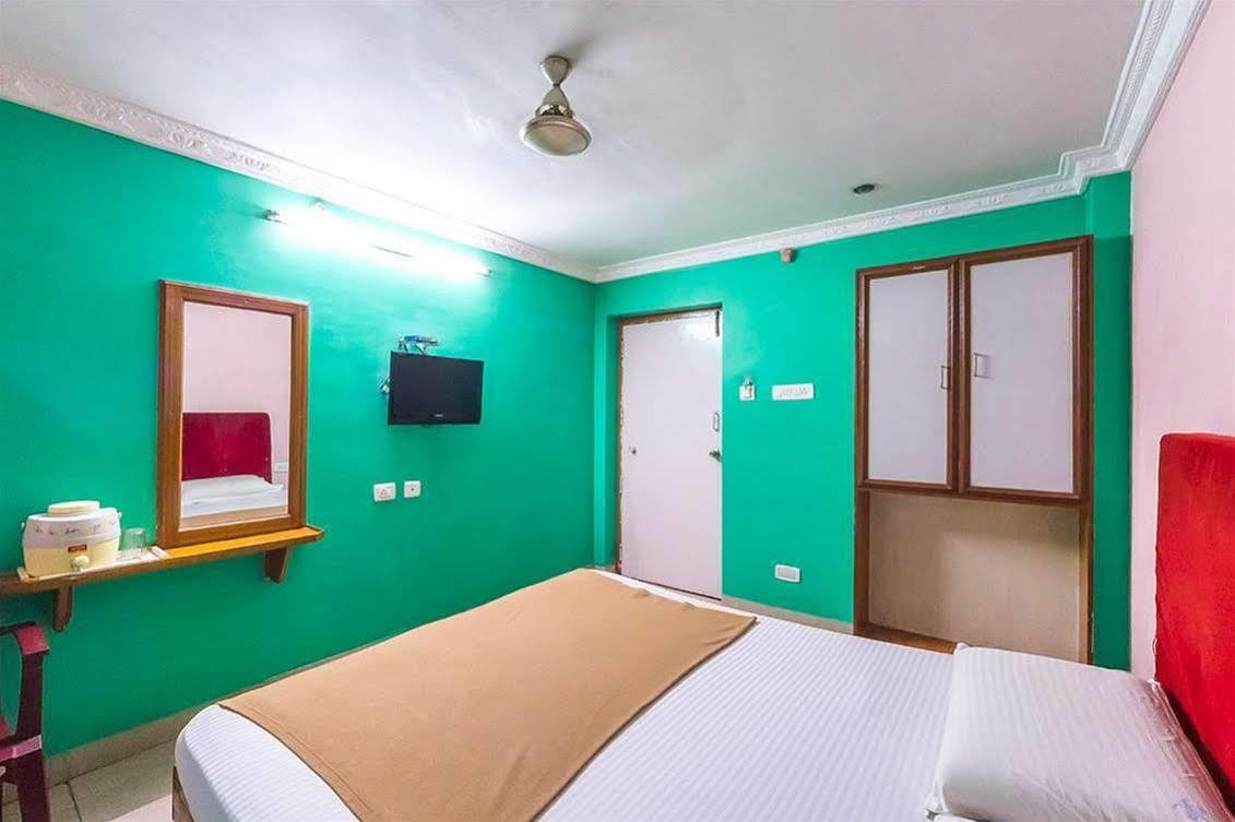 Sri Sai Teja Residency Hotel Srikalahasti Bagian luar foto