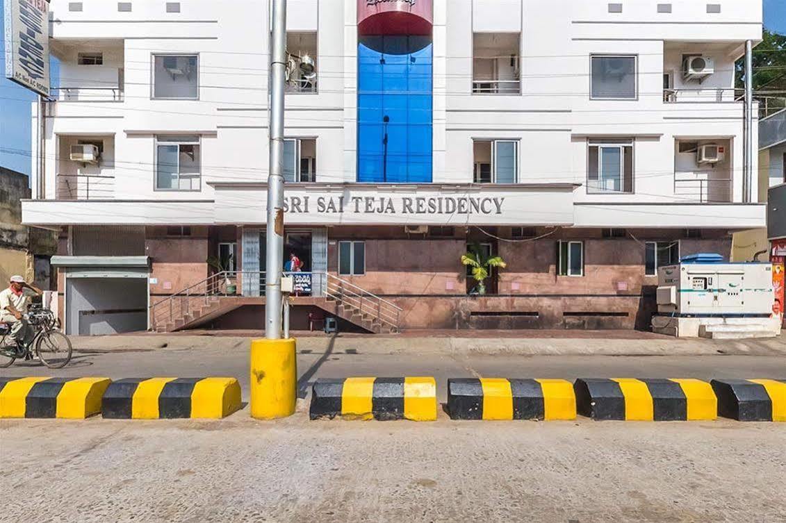 Sri Sai Teja Residency Hotel Srikalahasti Bagian luar foto